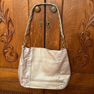 Brighton handbag. Beautiful leather silver Brighton purse. Excellent condition!